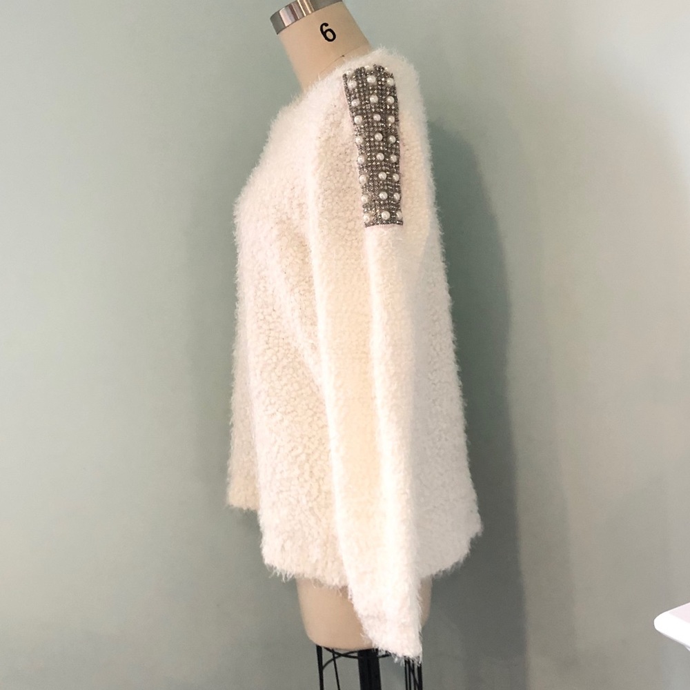 Piperlime White Bouclé Sweater w/ Rhinestone and Pearl Épaulettes in size M